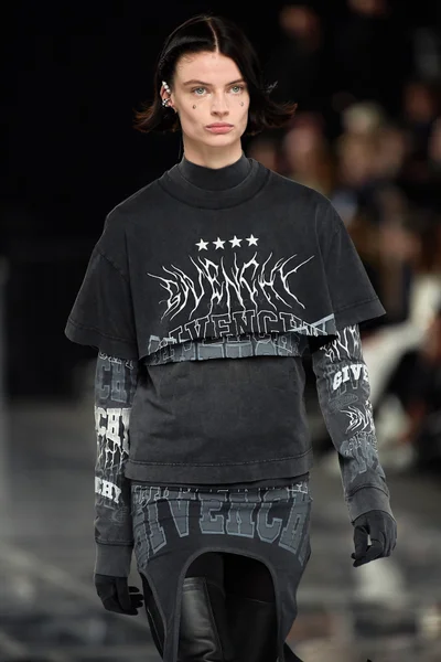 Look 5